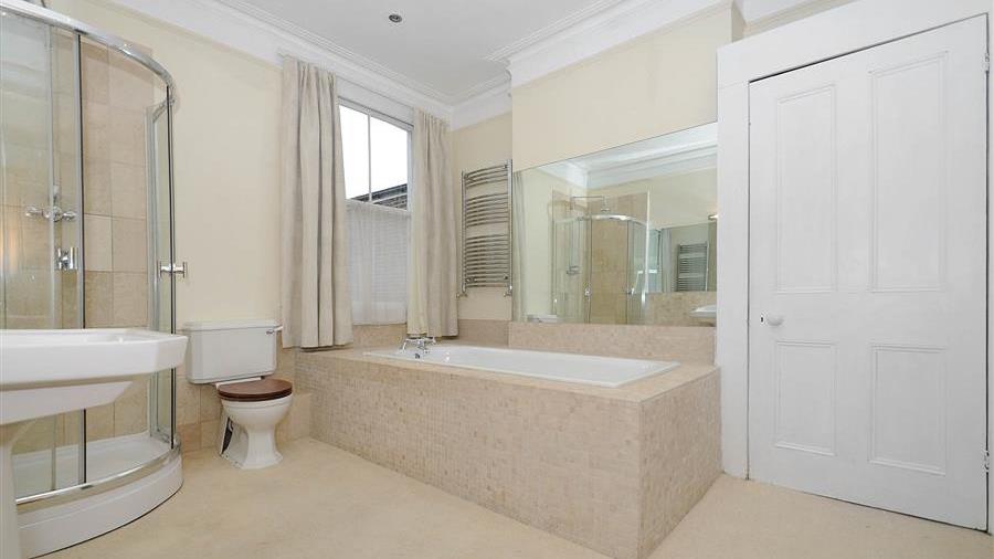 En-Suite Bathroom