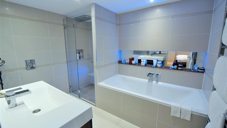 En-Suite Bathroom