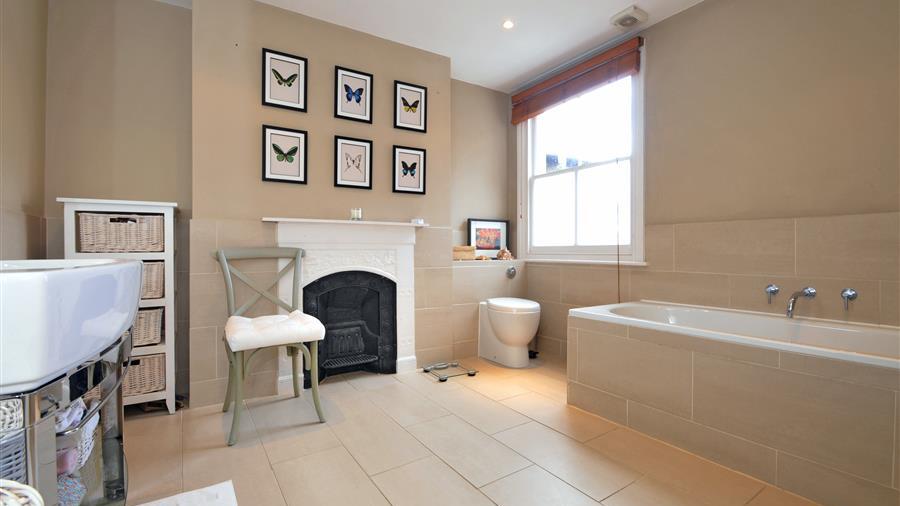En-Suite Bathroom