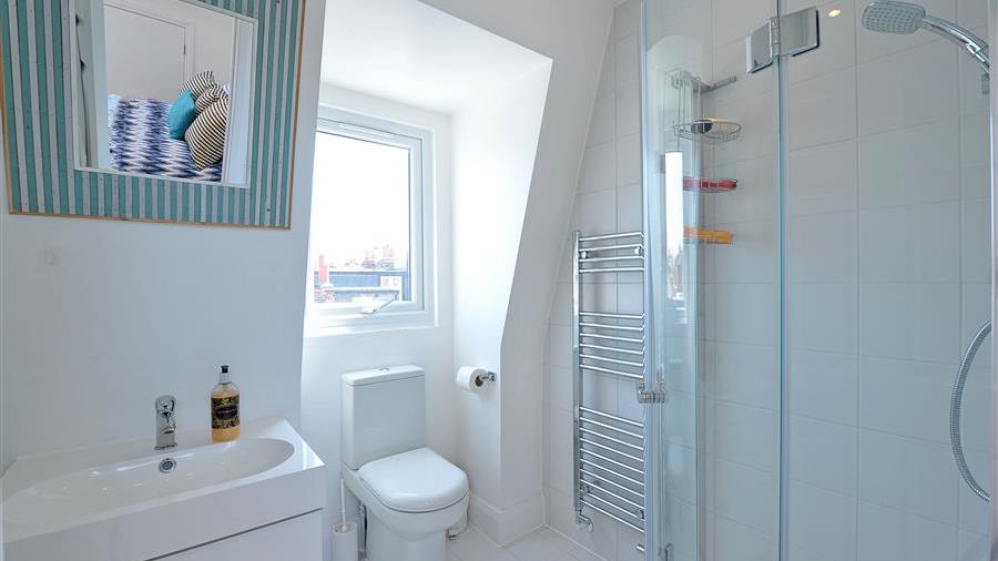 En-Suite Bathroom