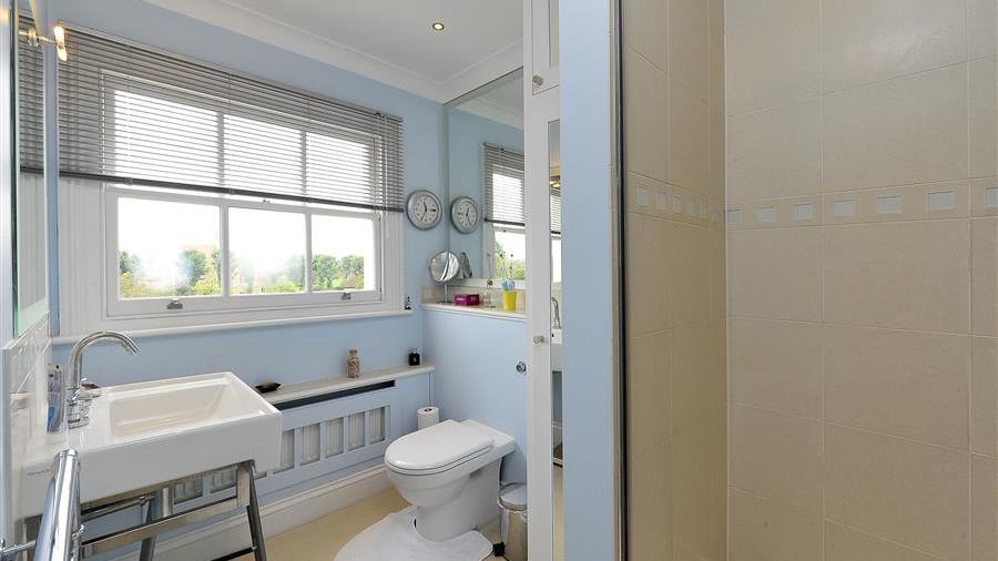 En-Suite Bathroom