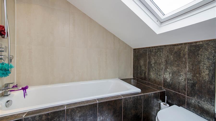 En-Suite Bathroom