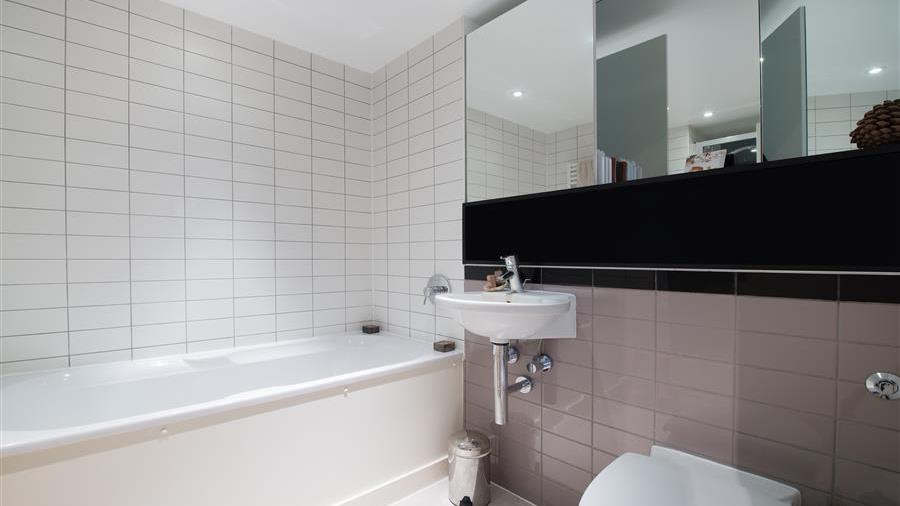 En-Suite Bathroom
