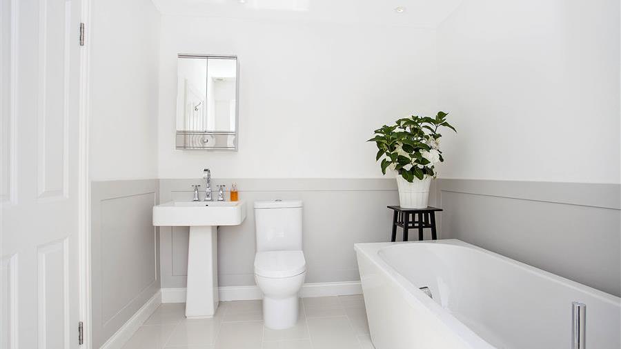En-Suite Bathroom
