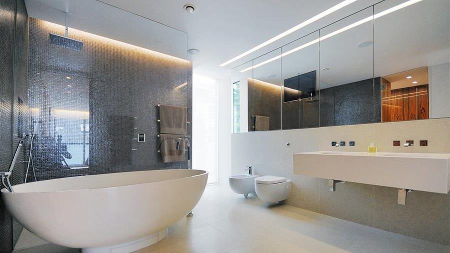En-Suite Bathroom