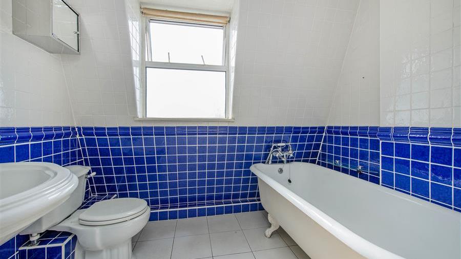 En-Suite Bathroom