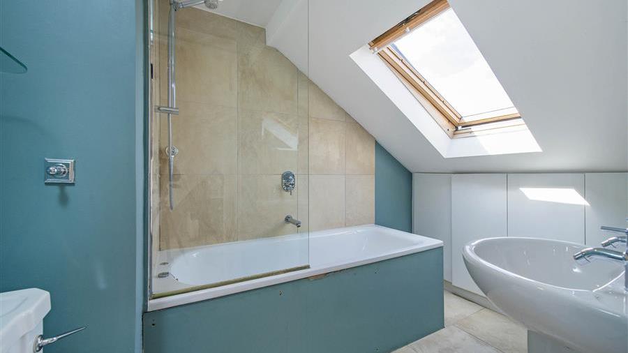 En-Suite Bathroom