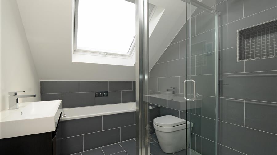 En-Suite Bathroom