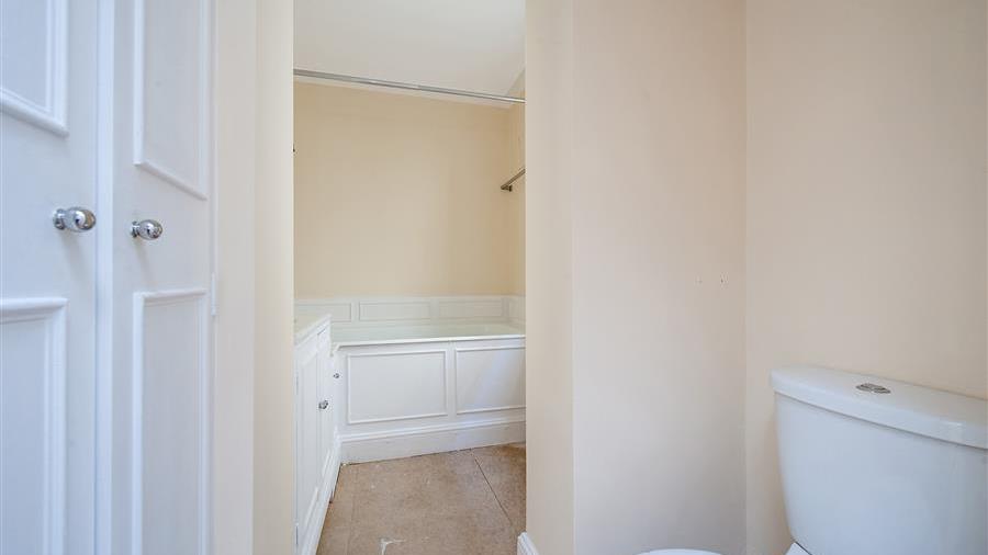 En-Suite Bathroom