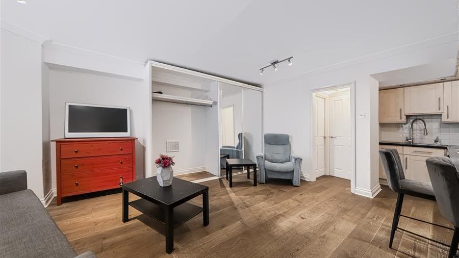 Studio Room