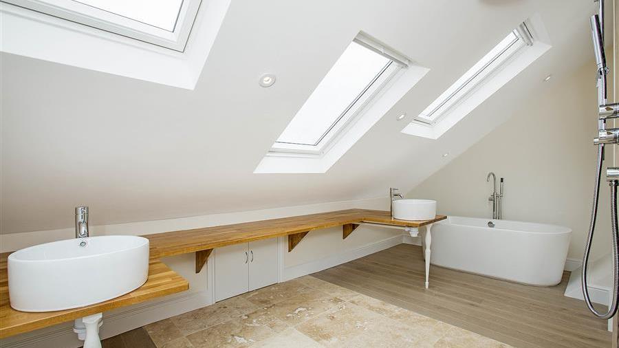 En-Suite Bathroom