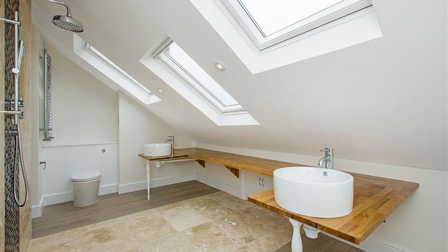En-Suite Bathroom