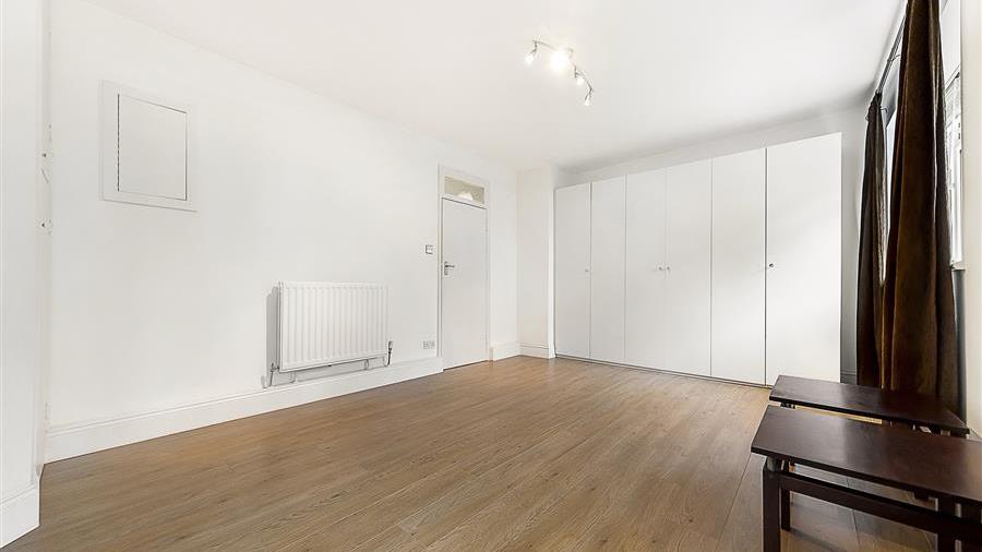 Studio Room