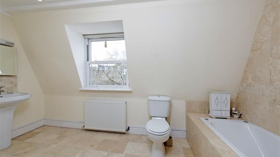 En-Suite Bathroom