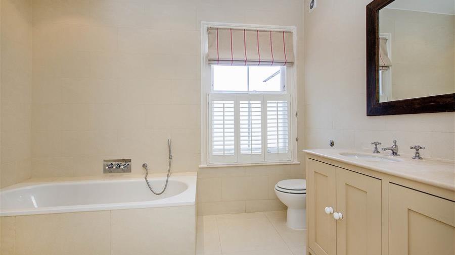 En-Suite Bathroom