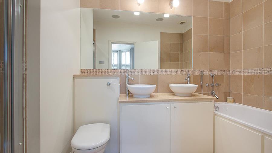 En-Suite Bathroom