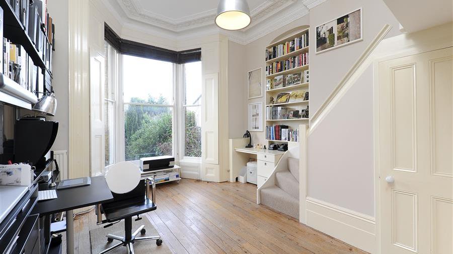 Studio Room