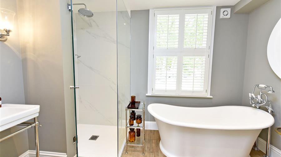 En-Suite Bathroom