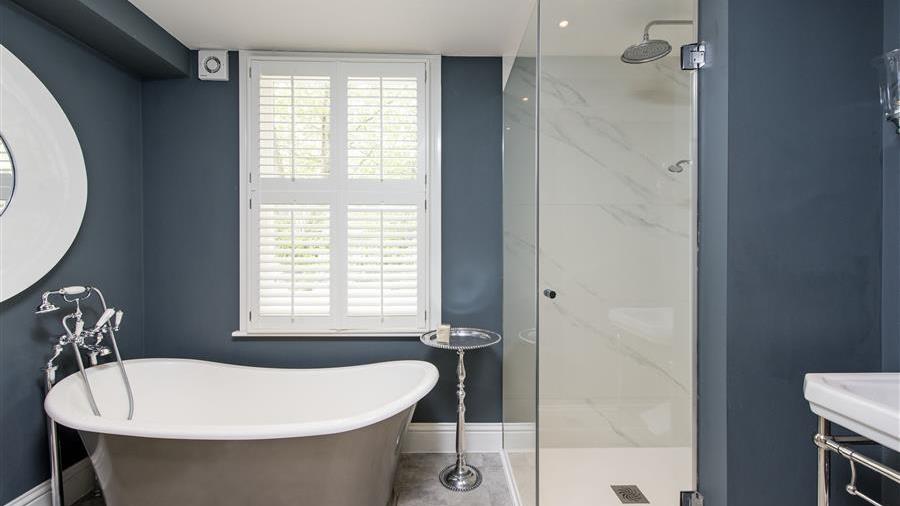 En-Suite Bathroom