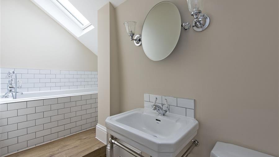 En-Suite Bathroom