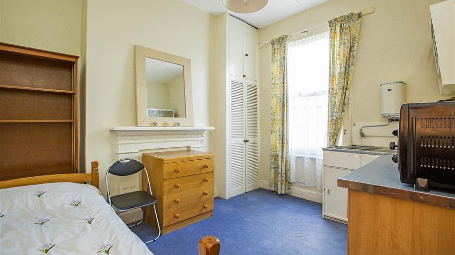 Sixth Bedroom
