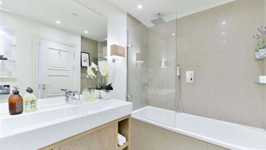 En-Suite Bathroom
