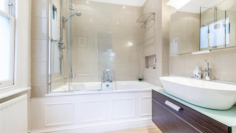 En-Suite Bathroom