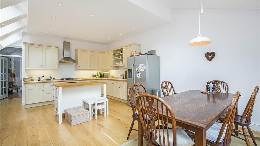Kitchen/Dining Room