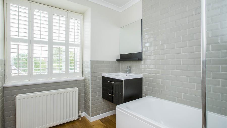 En-Suite Bathroom