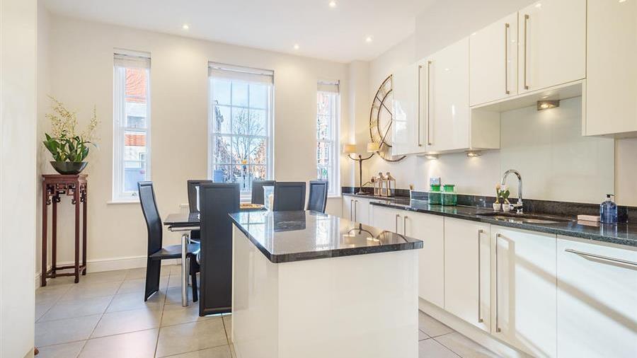 Kitchen/Breakfast Room
