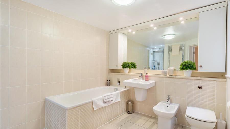 En-Suite Bathroom