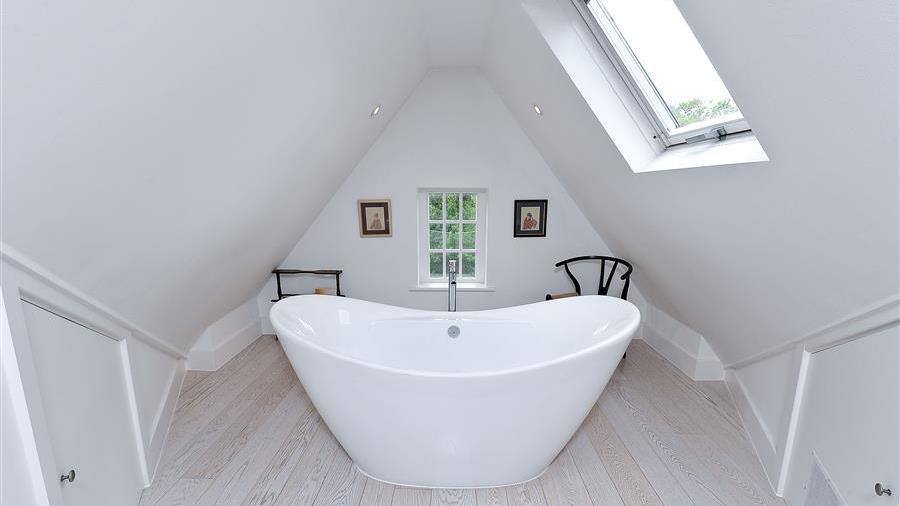 En-Suite Bathroom