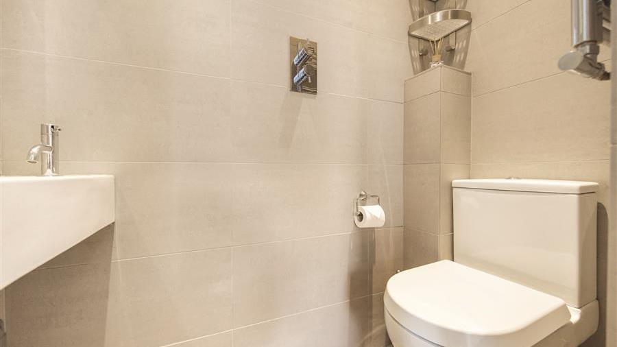 En-Suite Bathroom