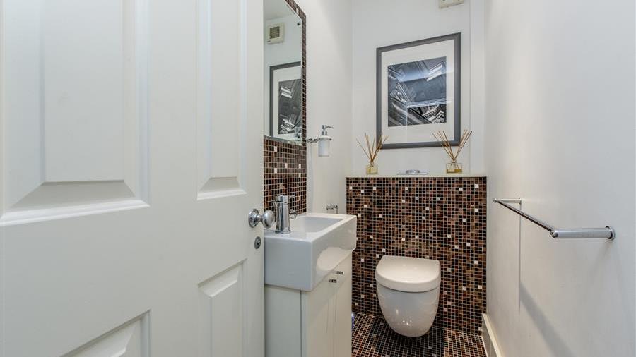 En-Suite Bathroom
