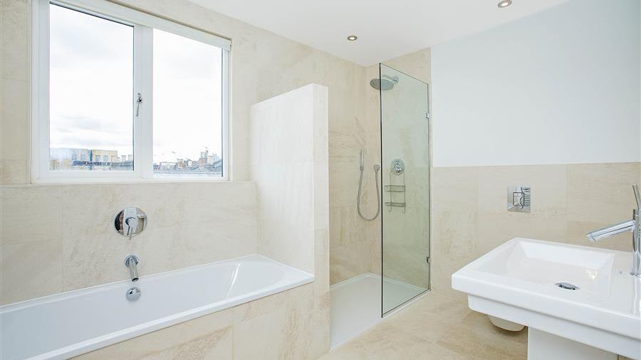 En-Suite Bathroom