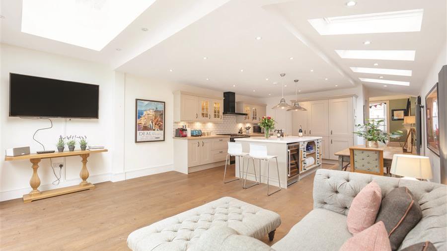 Kitchen/Breakfast Room