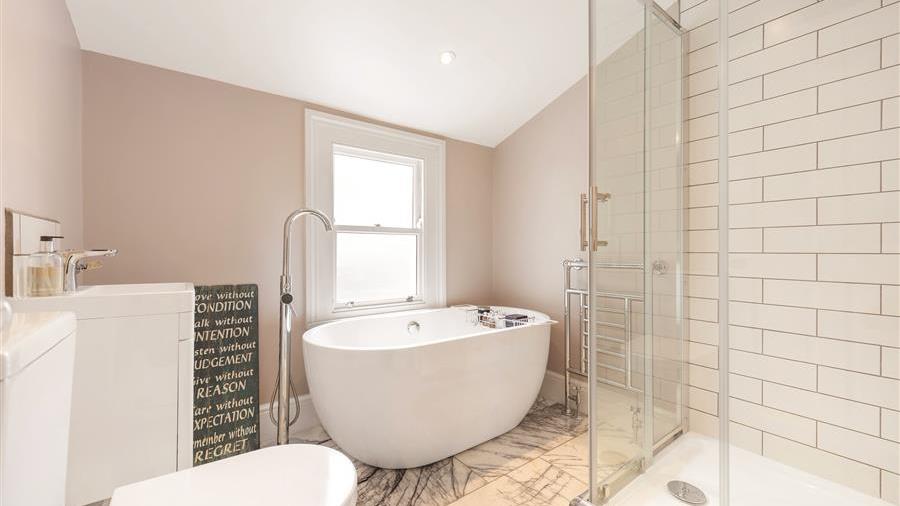 En-Suite Bathroom