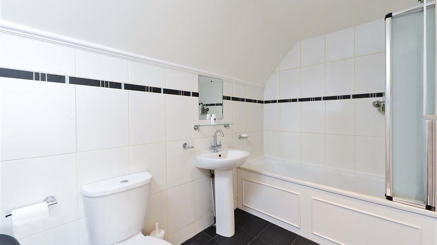 En-Suite Bathroom