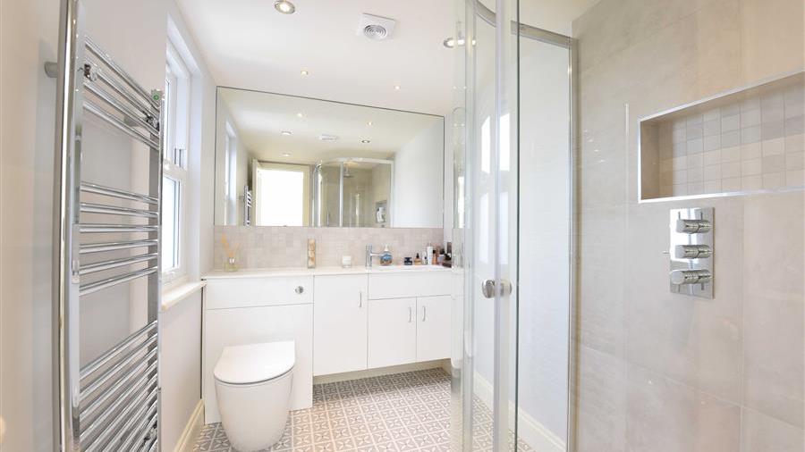 En-Suite Bathroom