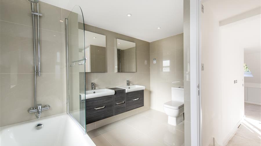 En-Suite Bathroom
