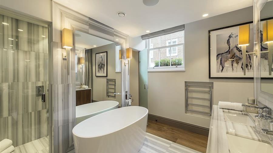 En-Suite Bathroom