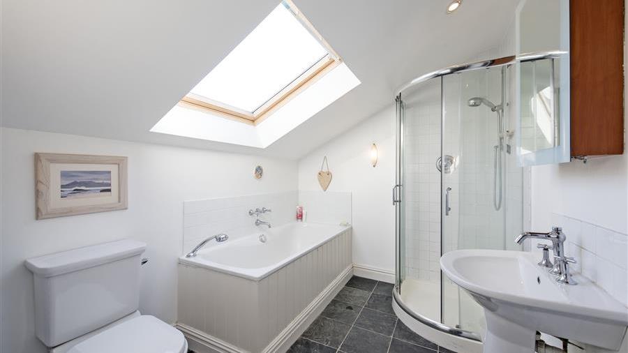 En-Suite Bathroom
