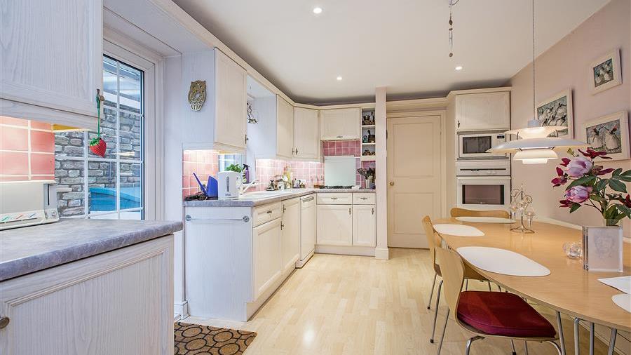 Kitchen/Breakfast Room