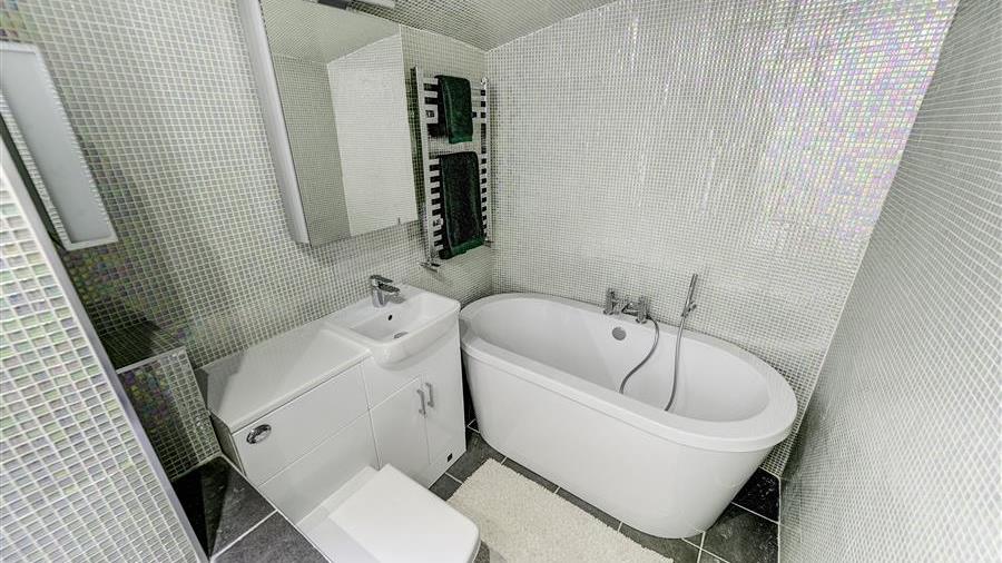 En-Suite Bathroom