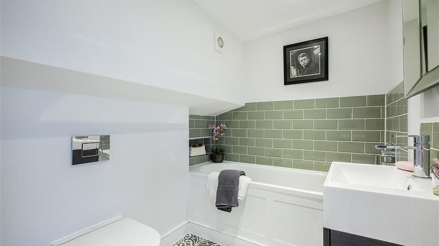 En-Suite Bathroom