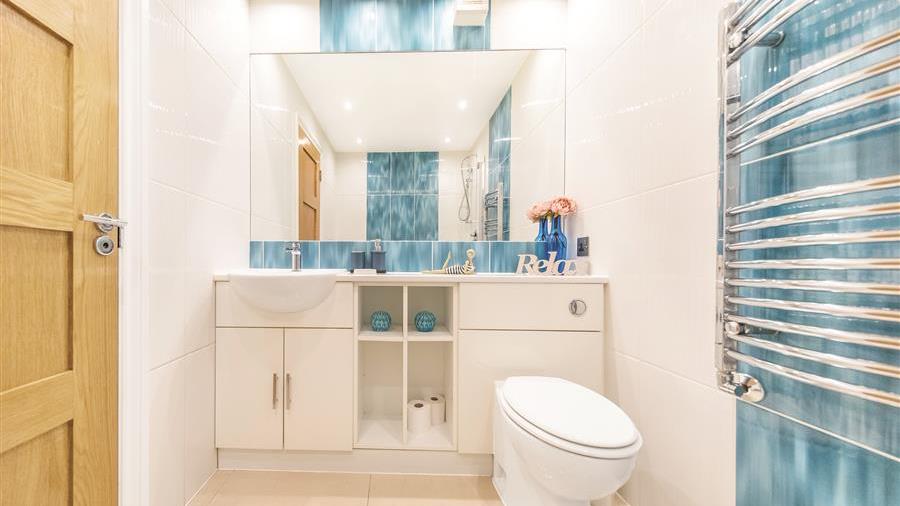 En-Suite Bathroom