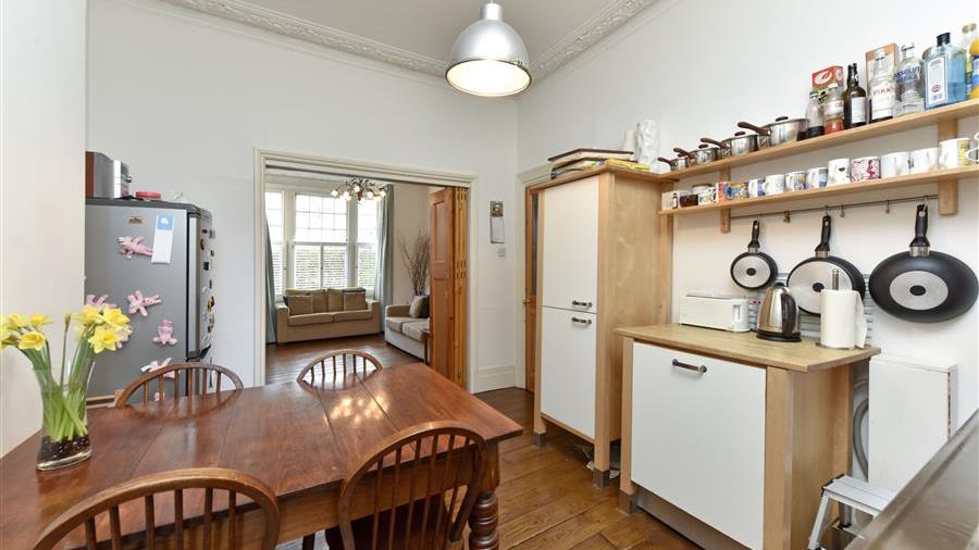 Kitchen/Breakfast Room