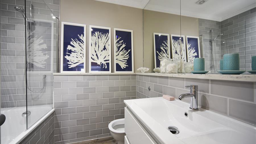 En-Suite Bathroom