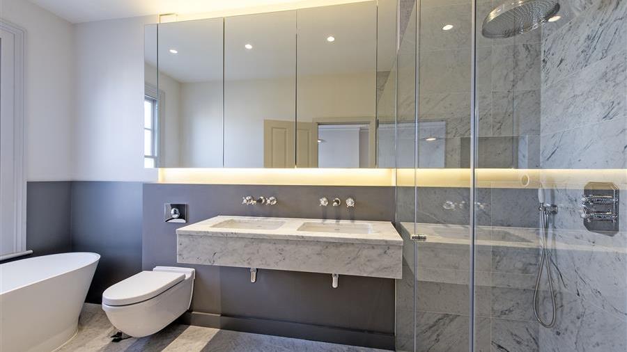 En-Suite Bathroom