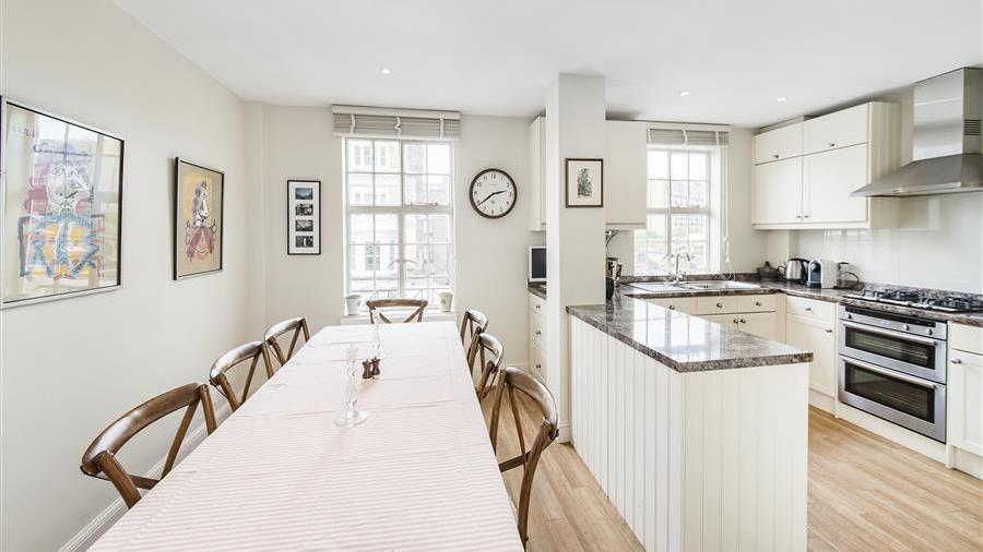 Kitchen/Breakfast Room